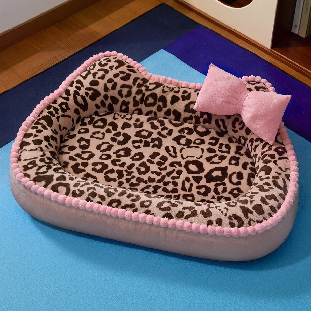 Modern All-Season Pet Bed for Cats and Small Dogs – Cozy Indoor Cushion